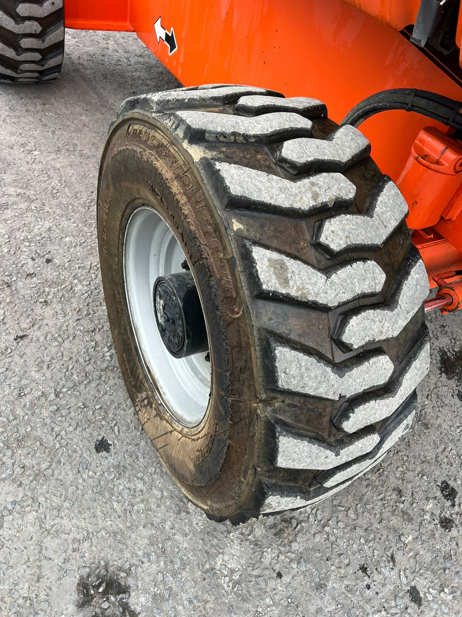 Sold - Articulated Boom Lift - View 3